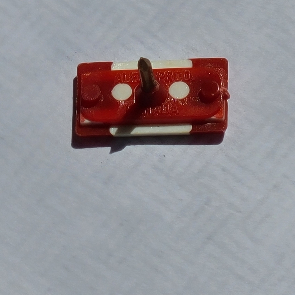 Canadian Flag Pin Maple Leaf - Picture 7 of 8